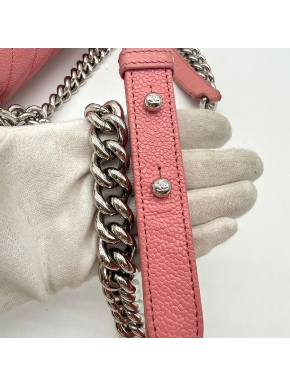 Chanel Large Shoulder Bag Boy V-stitch Caviar Leather - Picture 13 of 16